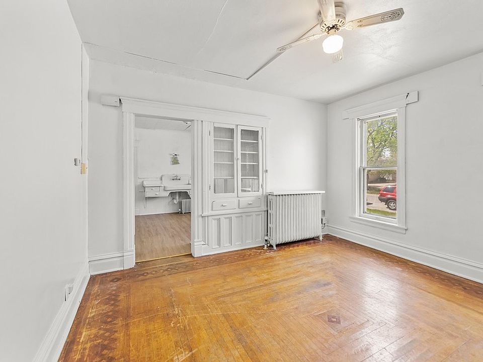 1103 Main St 1103 Main St Cedar Falls IA Zillow