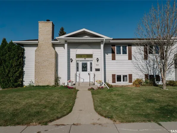 303 Staigh Crescent, Saskatoon, SK S7N 3T5