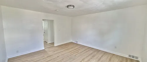 1025 Kenneth Ave #2 Photo 1