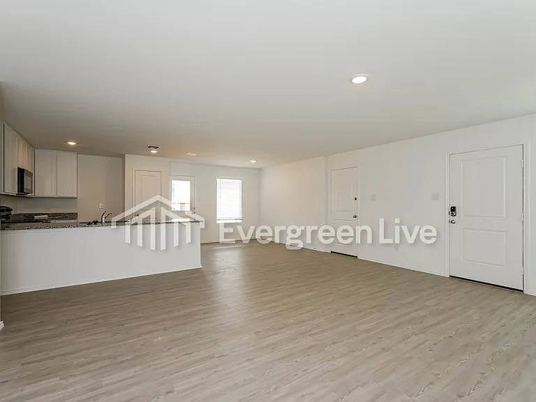 118 Harvest St — Photo 3