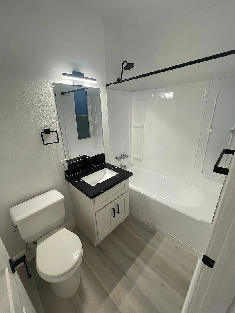Wilton Way Apartments — Photo 3