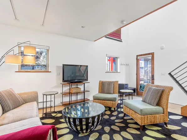 1034 NE Ainsworth St Unit C, Portland, OR 97211