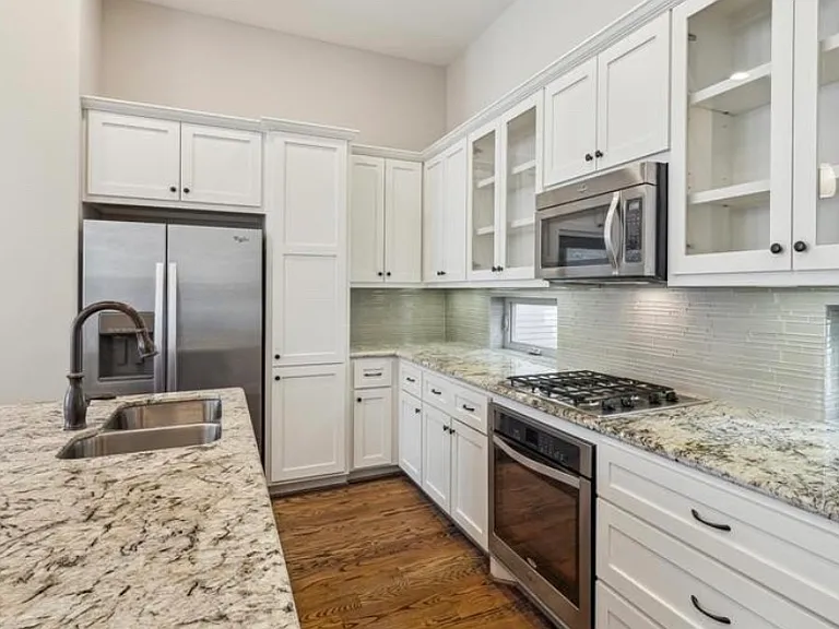 2441 Charleston St #B — Photo 15