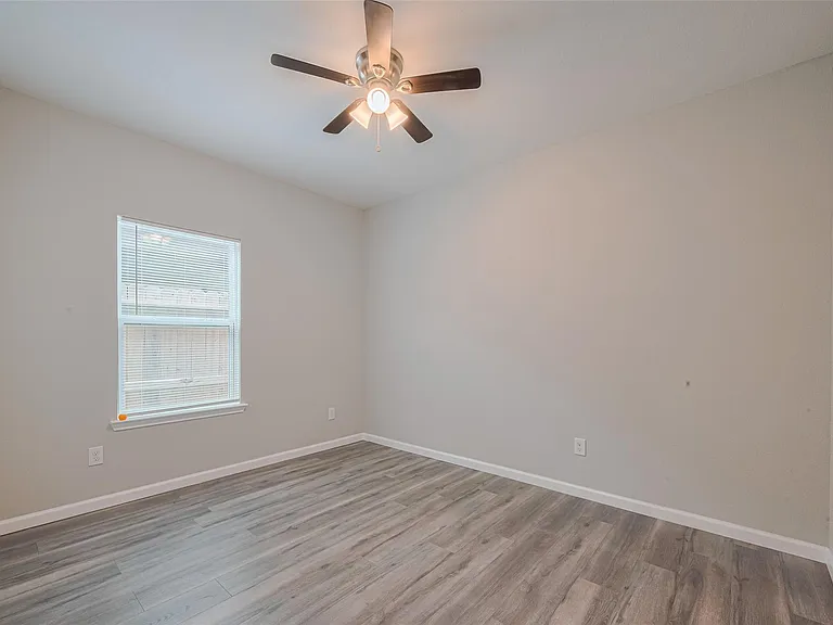 7981 Saint Louis St — Photo 33
