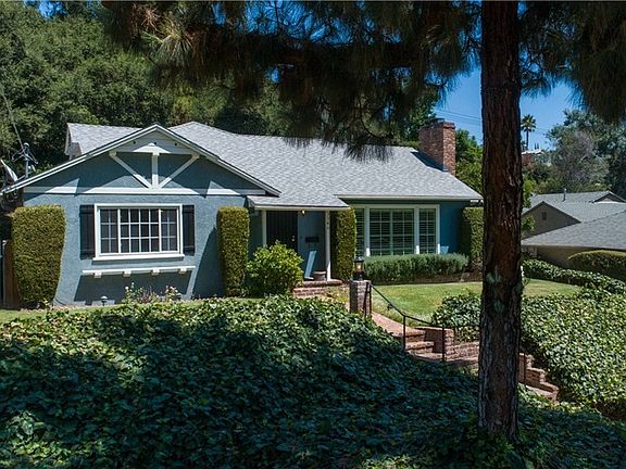 3rd image of 3340 Florecita Dr