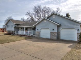 1303 Bel Air Blvd, Chippewa Falls, WI 54729
