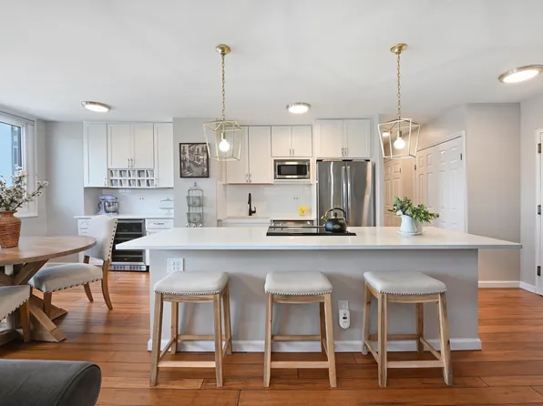 100 Manhattan Ave APT 810, Union City, NJ 07087