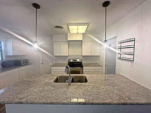 4th image of 5114 Lancelot Dr Unit A