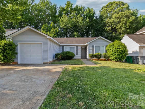2721 Fairstone Ave, Charlotte, NC 28269