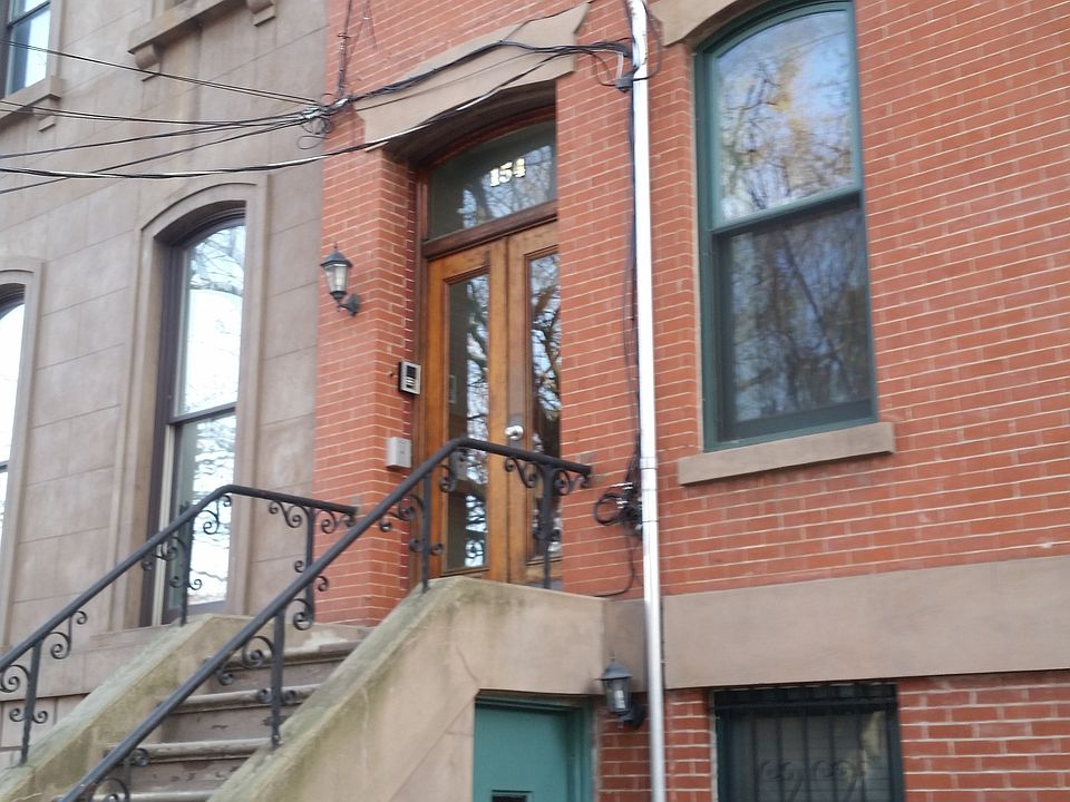 2nd image of 156 Mercer St