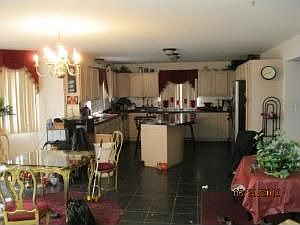 4th image of 3873 Marilyn Dr