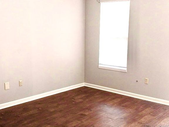 3rd image of 901 Scott St #1