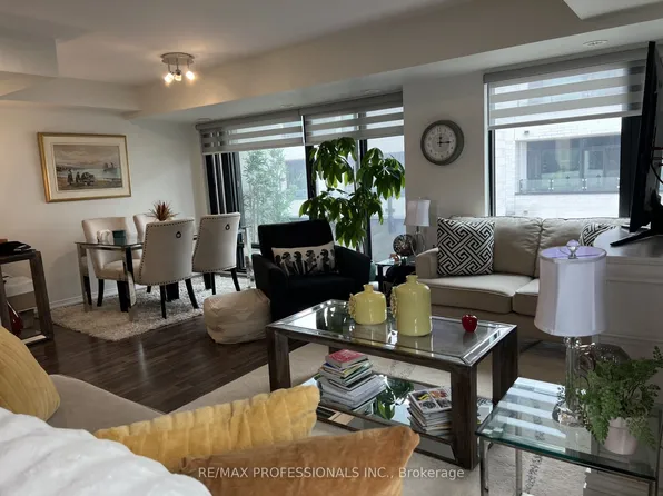 134 Widdicombe Hill Blvd #201, Toronto, ON M9R 0A9