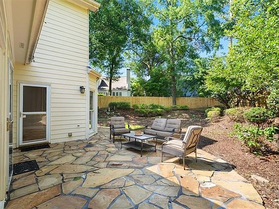 5th image of 1560 Oak Park Cv