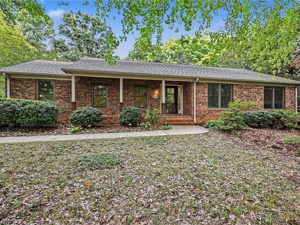 3628 Pinetop Rd, Greensboro, NC 27410