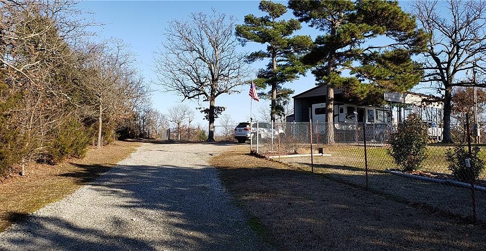 1st image of 90 Deborah Ave