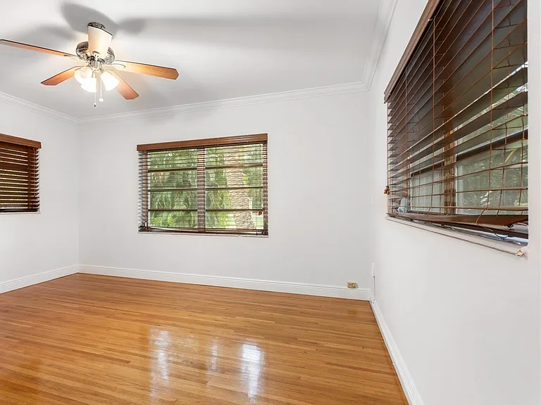 4810 Riviera Dr #SFH — Photo 7