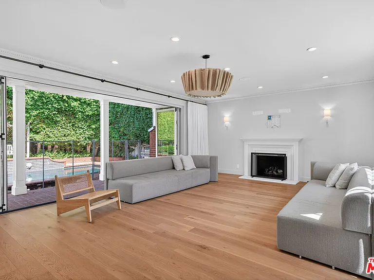 462 Warner Ave — Photo 16