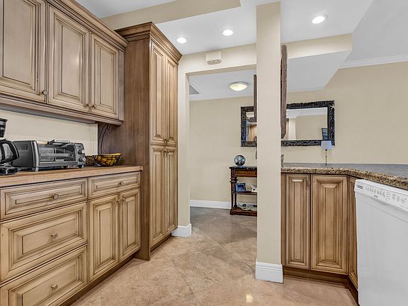 4th image of 3050 NE 48th Court #305