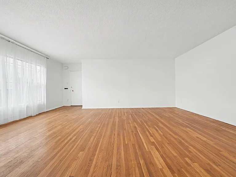 1036 S Bedford St #2 — Photo 4