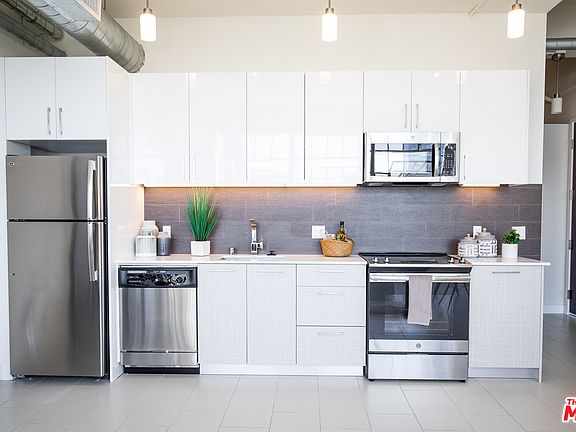 2nd image of 939 S Broadway APT 902