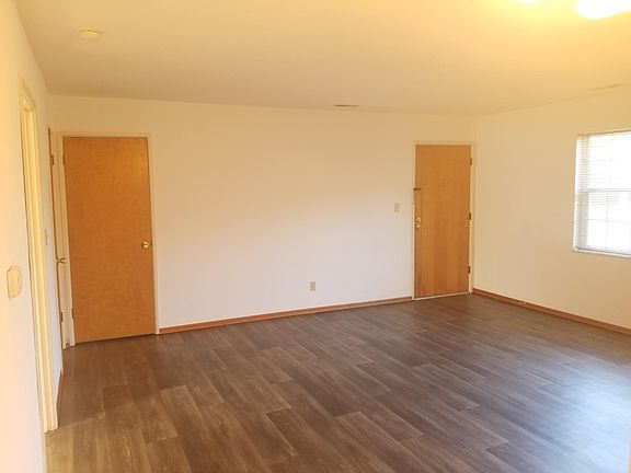 3rd image of 1115 Express Dr APT 1