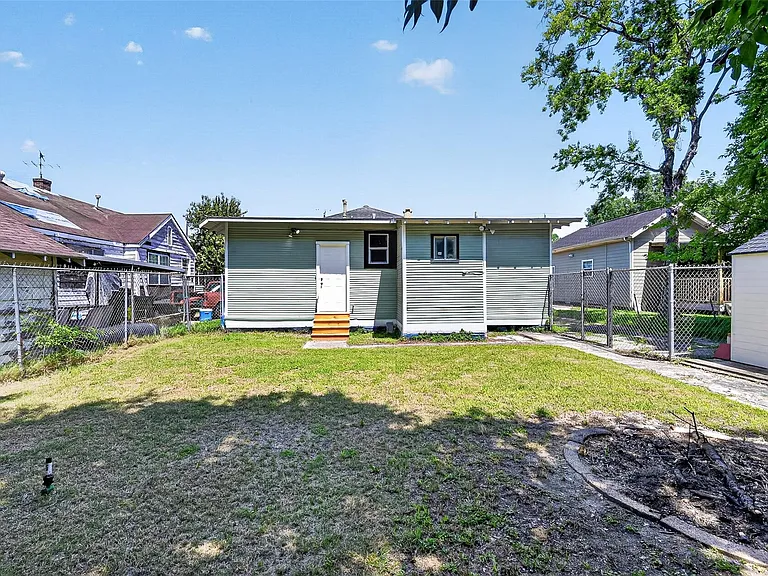 2519 Stevens St — Photo 43
