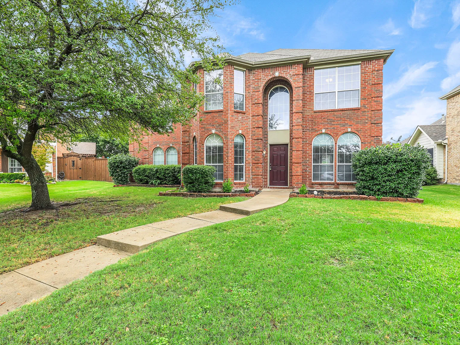 4 bed, 2967 sqft, $2,995 — Photo 2