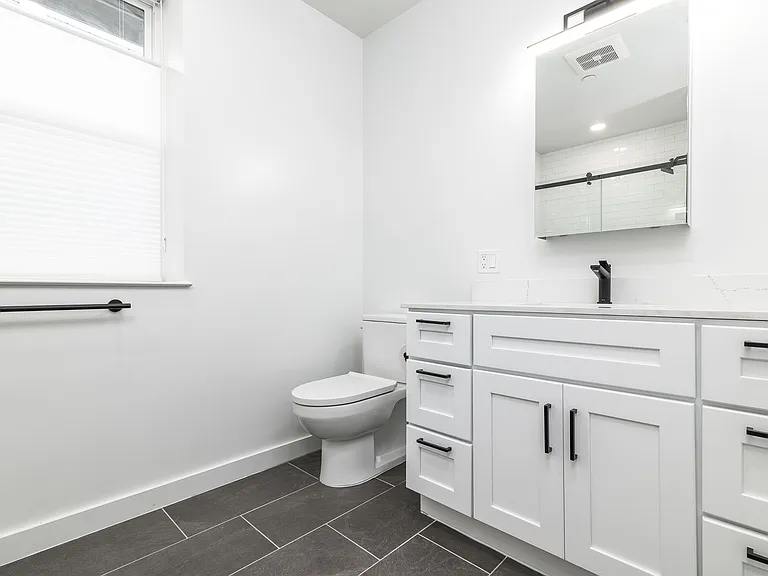 181 Bartlett — Photo 11