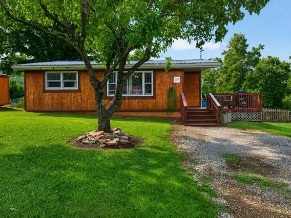 194 Autumn Chase Rd, Lebanon, VA 24266