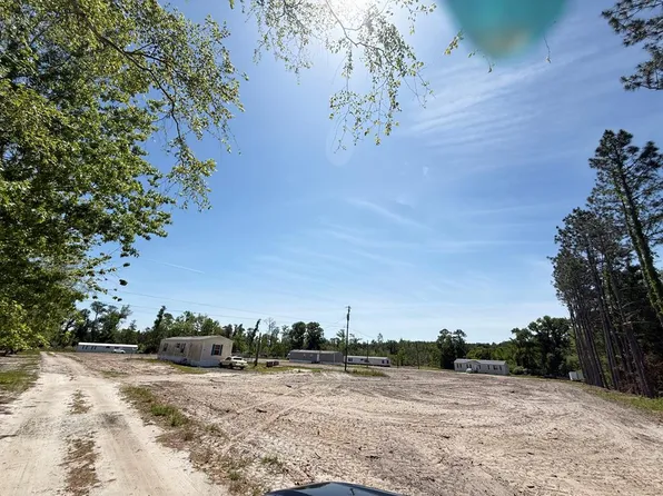 203 Travelers Rest Cir, Douglas, GA 31535