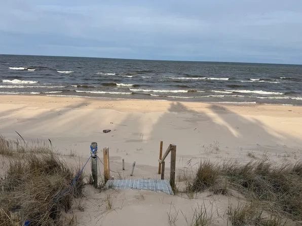 N Montgomery Blvd, Pentwater, MI 49449