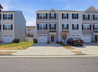 25 Clara Ct, Suffolk, VA 23434