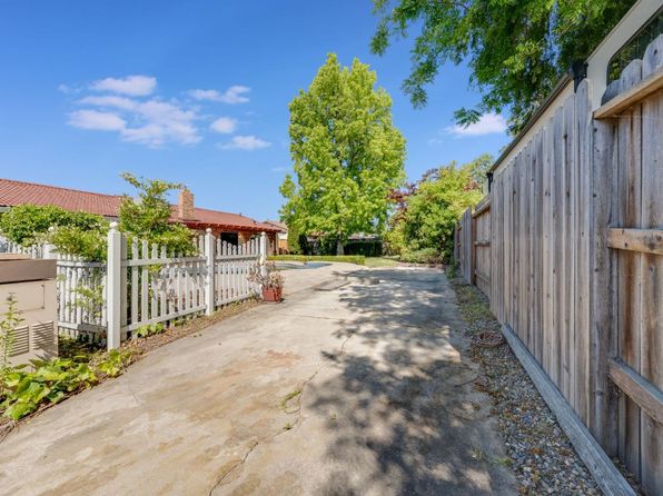 8700 Tipton Ct, Elk Grove, CA 95624