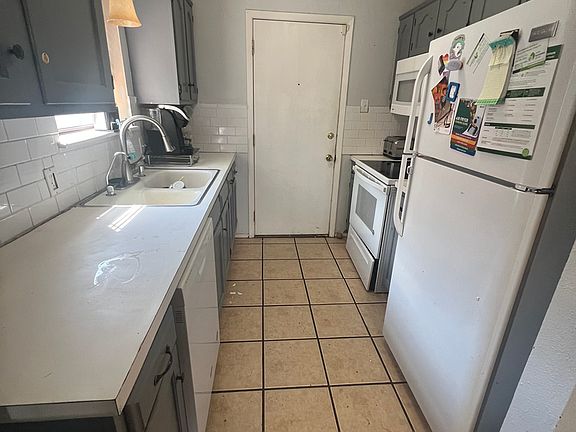 2nd image of 5348 Benbrook St
