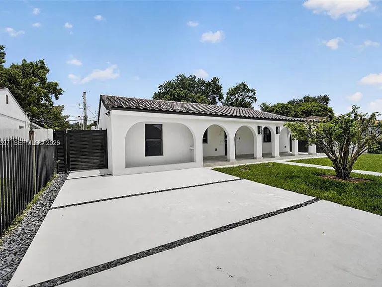 1011 NW 30th Ct #1 — Photo 5