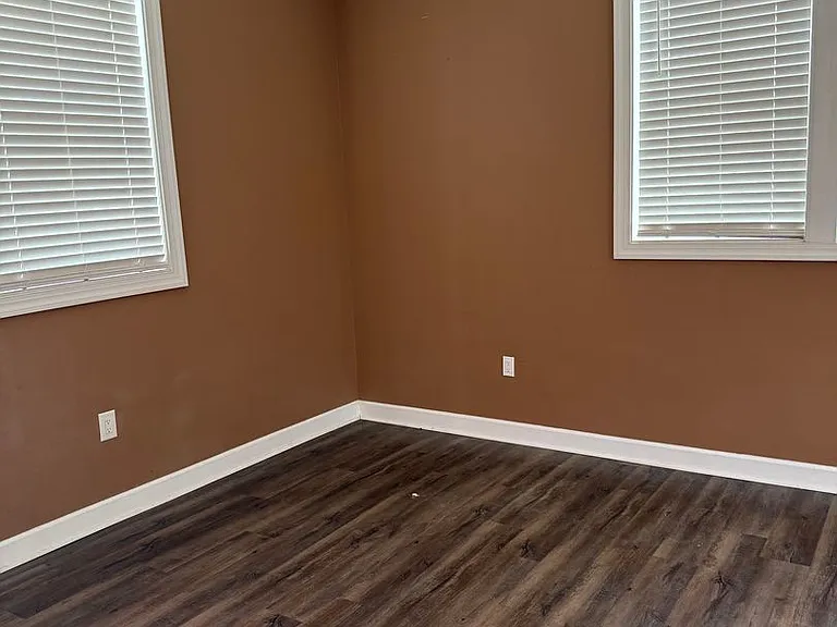 115 S Rosewood Dr — Photo 6
