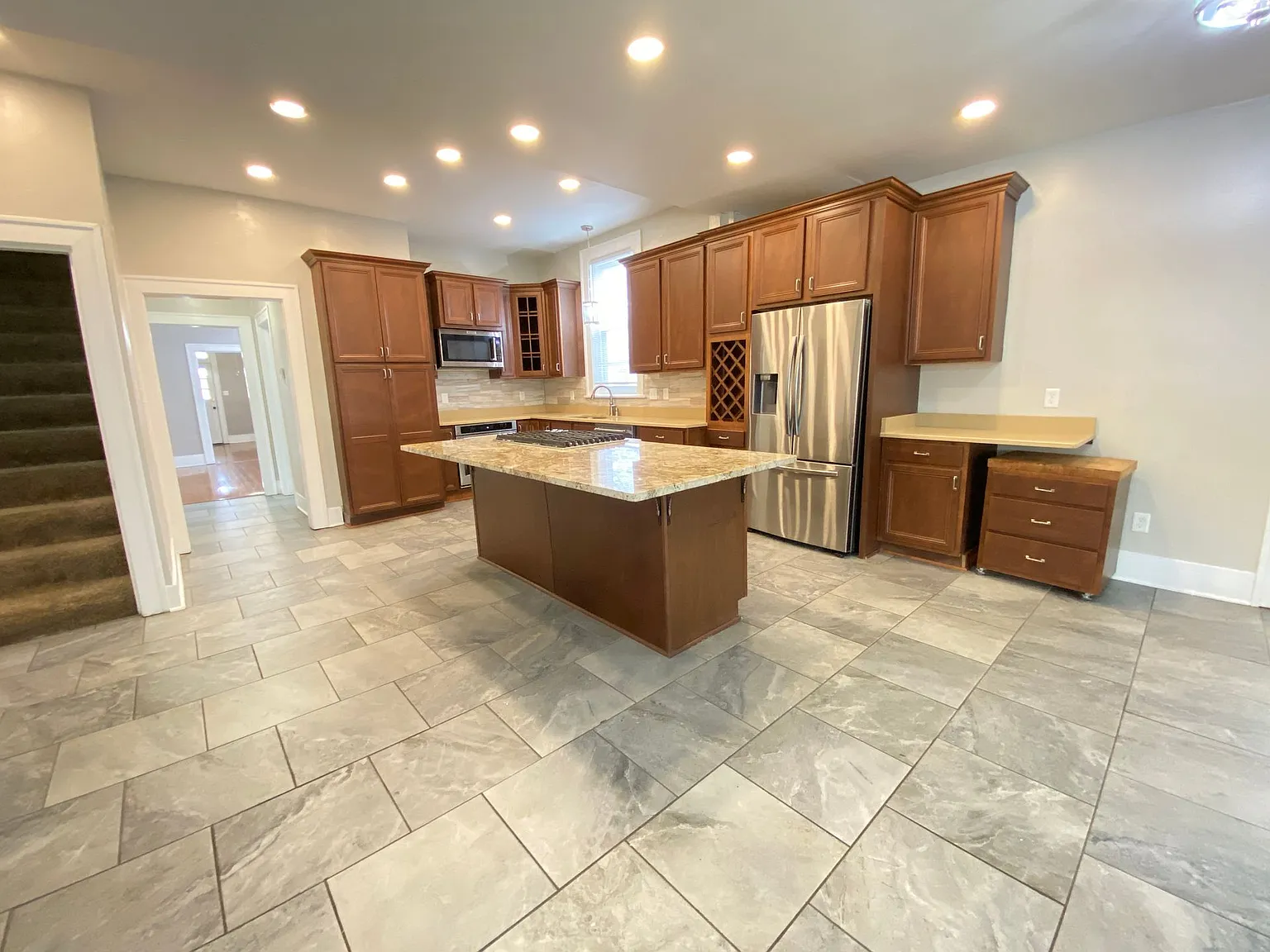 532 S McLean Blvd — Photo 4