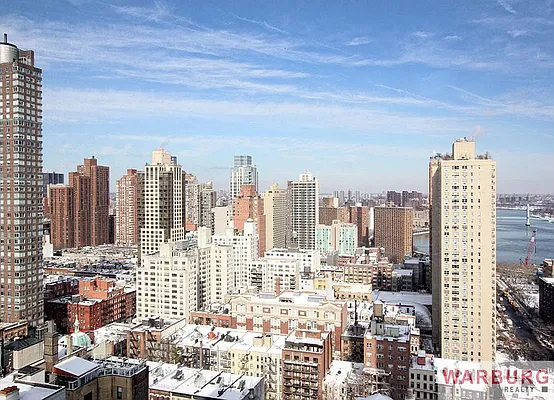 Sold by Warburg | media 33