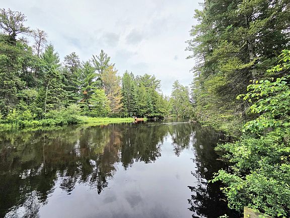 2nd image of 624 N Point Dr