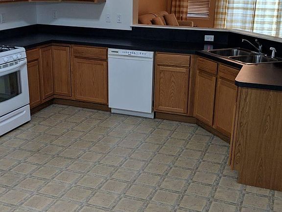 3rd image of 435 Holley Dr
