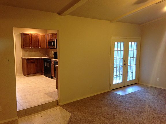 3rd image of 1309 Iris Ln