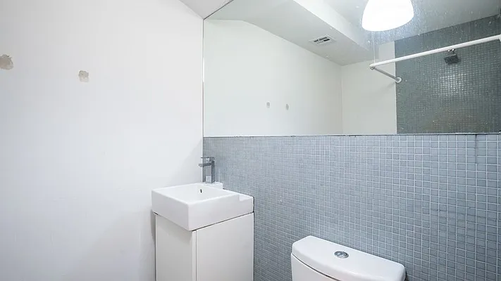 Rented by Nooklyn NYC LLC | media 80