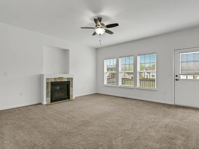 232 Moyock Landing Dr — Photo 5