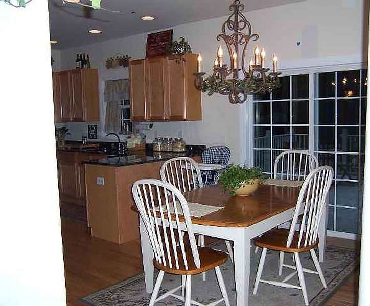 3rd image of 665 ACLAND Boulevard