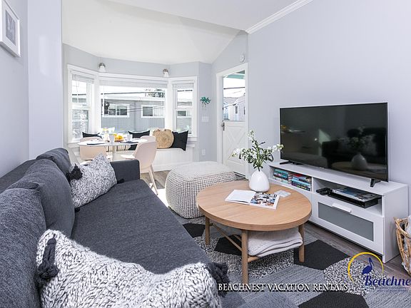 Soft seating for 4 to 6 persons comfortably.