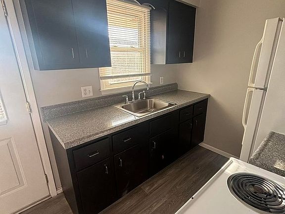 5th image of 107 W North St #129