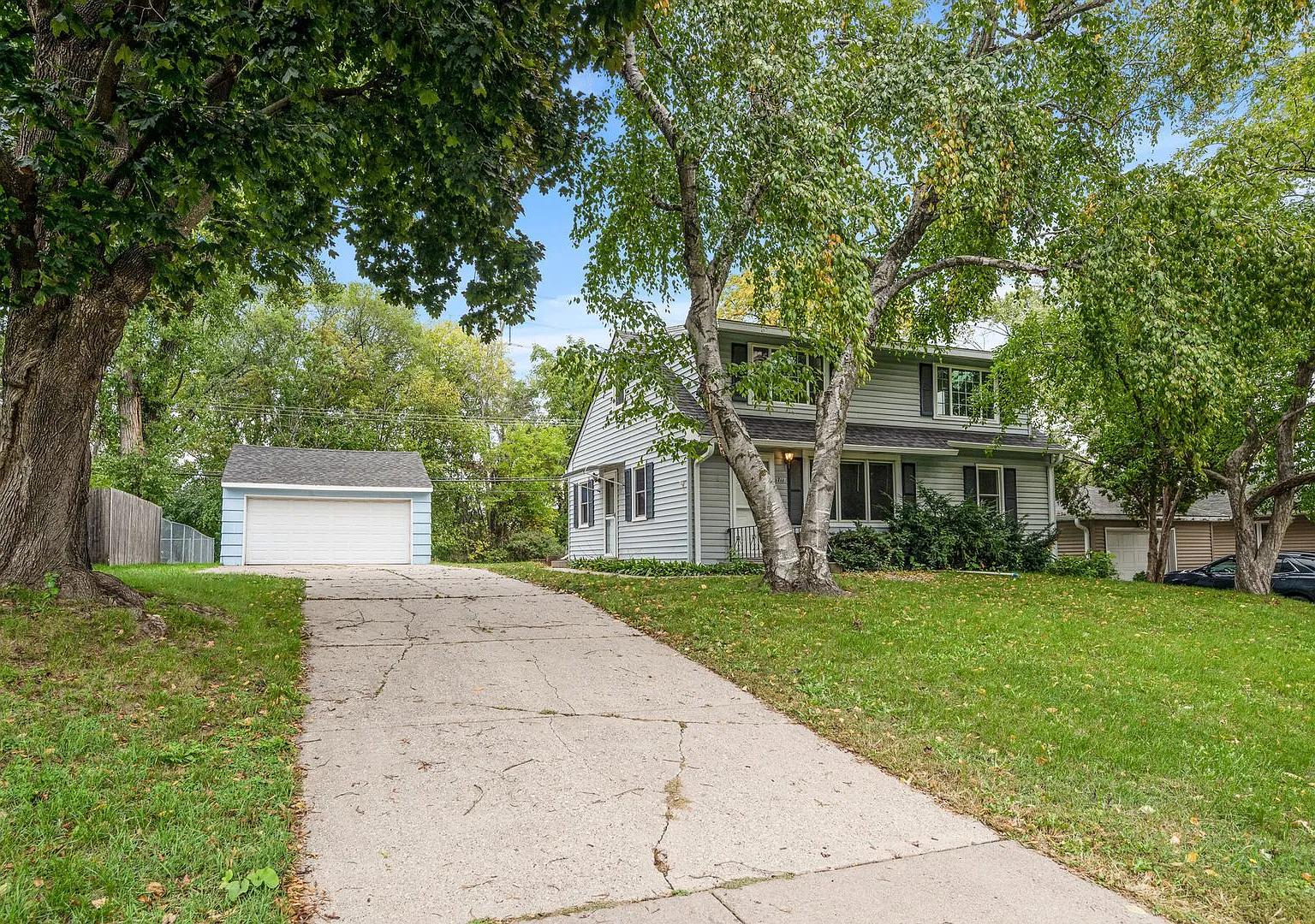 Beautiful 3BR/2Bath House Available Oct 1 — Photo 2