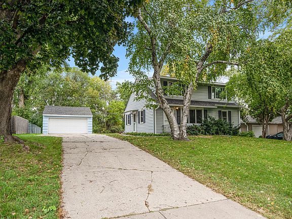 2nd image of 1711 Rose Pl