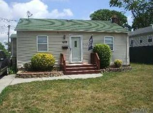 429 President Pl, West Babylon, NY 11704